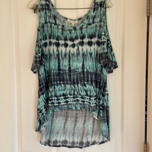 Love Blossom Tops - New With Tags Love Blossom Tie Dye Peekaboo Shoulder 1x